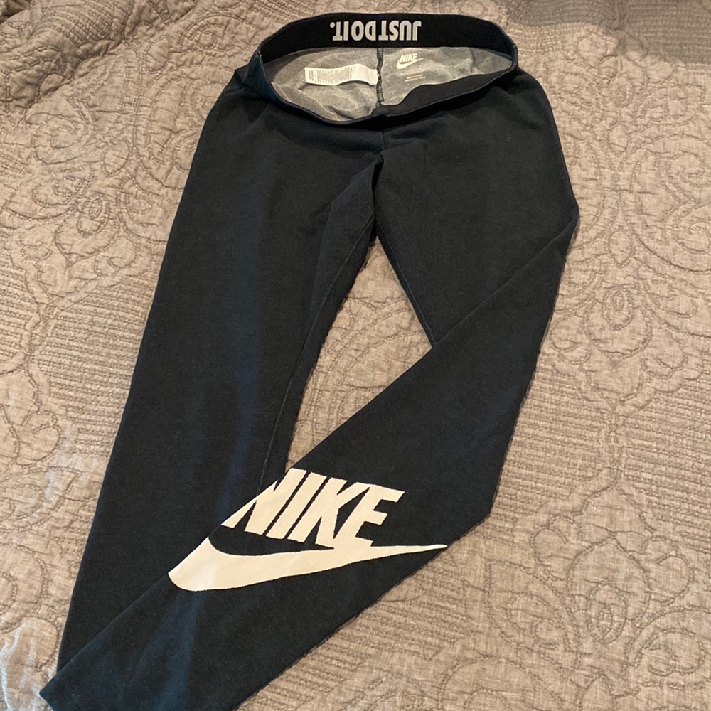 Nike leggings size small